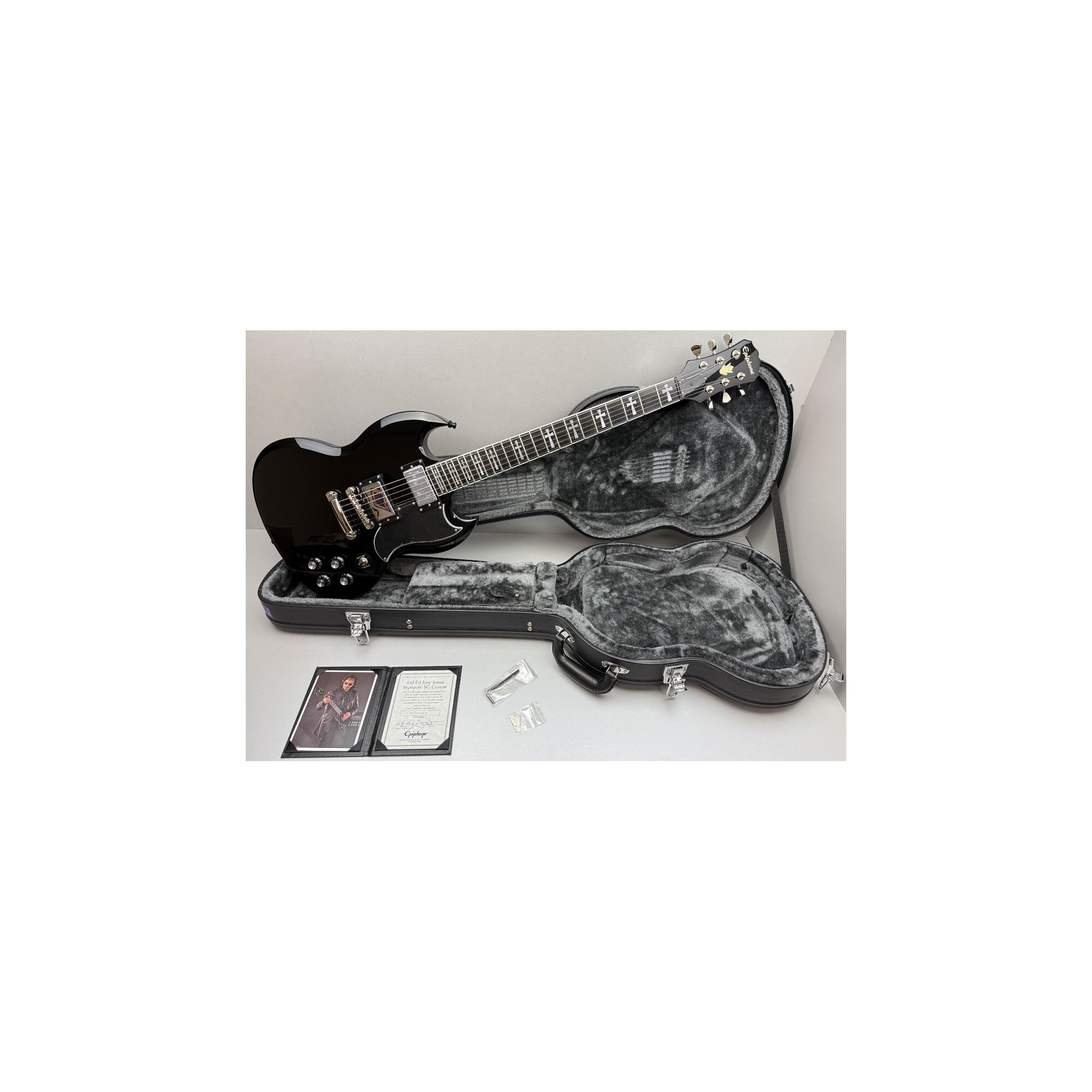 Epiphone Limited Edition Tony Iommi Signature Righthand...