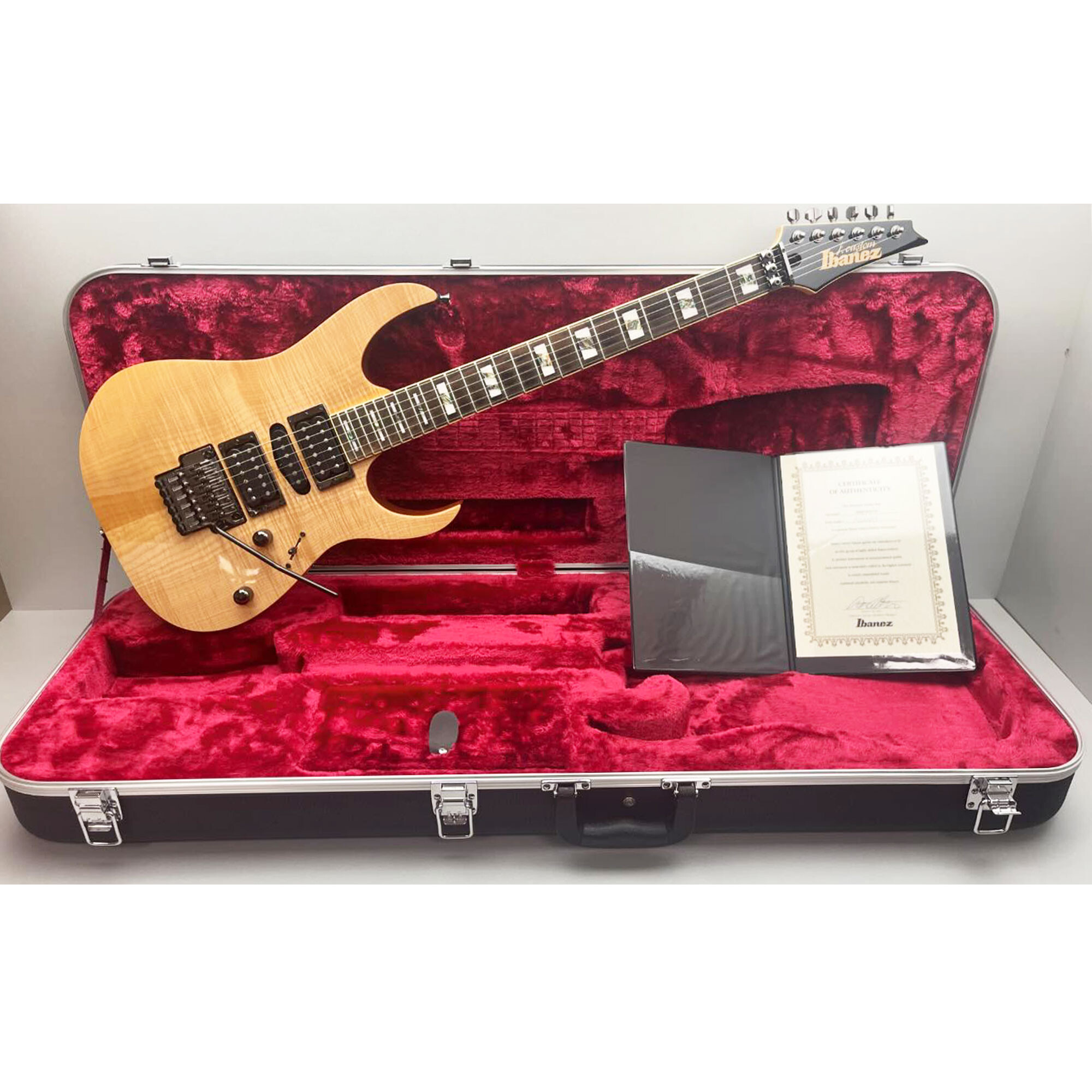Ibanez j.custom RG8570CST-NT Natural Sec box
